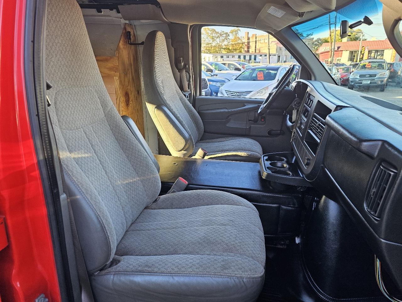 Chevrolet Express 3500 Cargo 2011