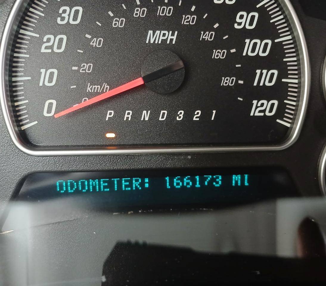 GMC Envoy XL Denali 4WD 2008