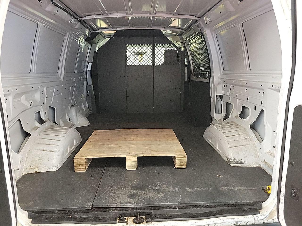 Ford Econoline E-150 2011