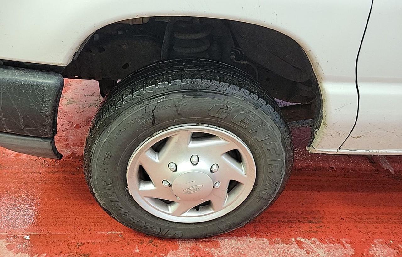 Ford Econoline E-150 2011