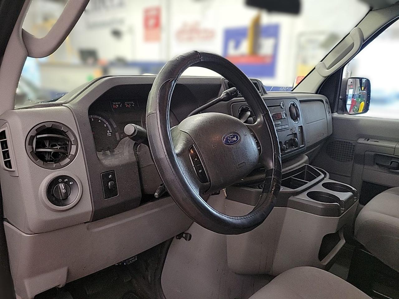 Ford Econoline E-150 2011