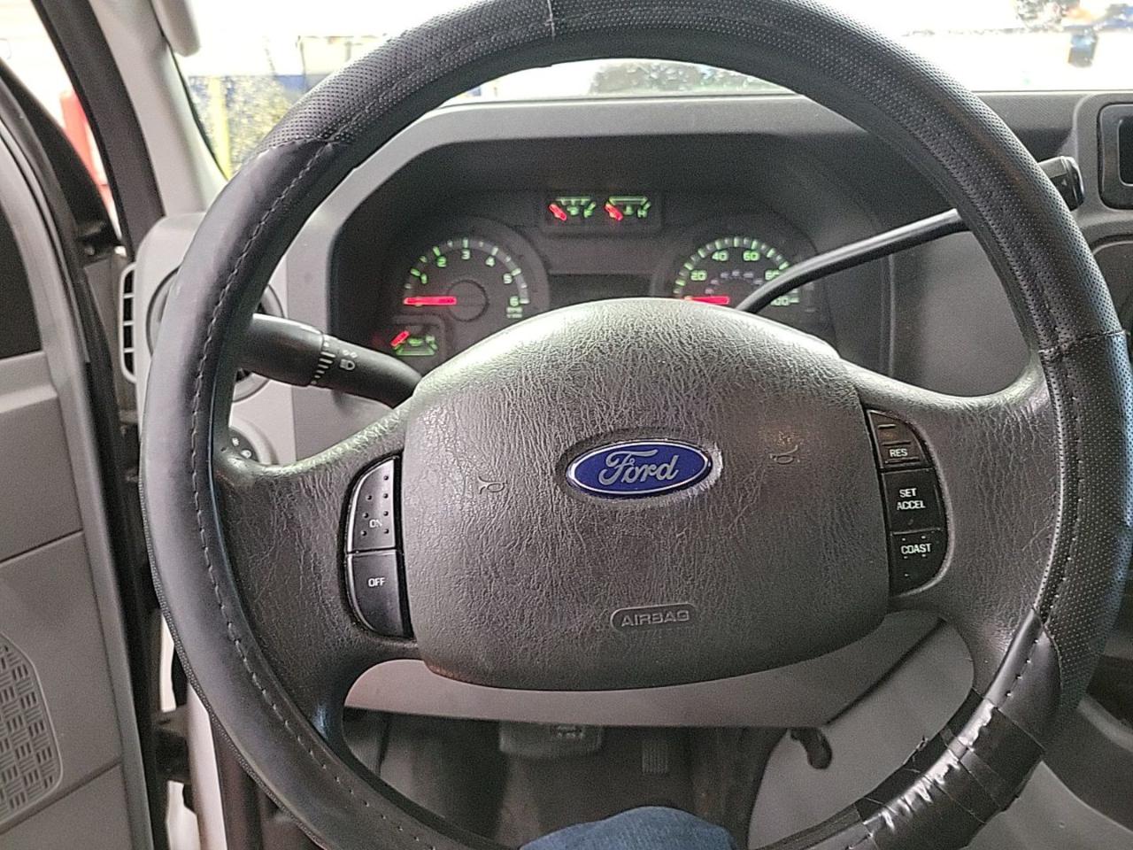 Ford Econoline E-150 2011