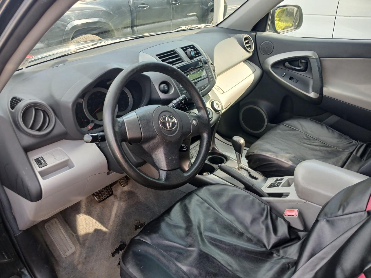 Toyota RAV4 4dr Auto 4WD 2011