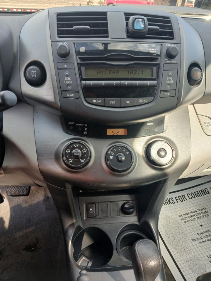 Toyota RAV4 4dr Auto 4WD 2011