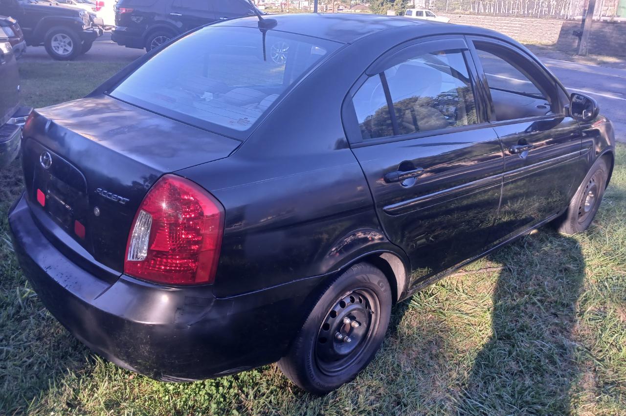 Hyundai Accent GLS 4-Door 2010