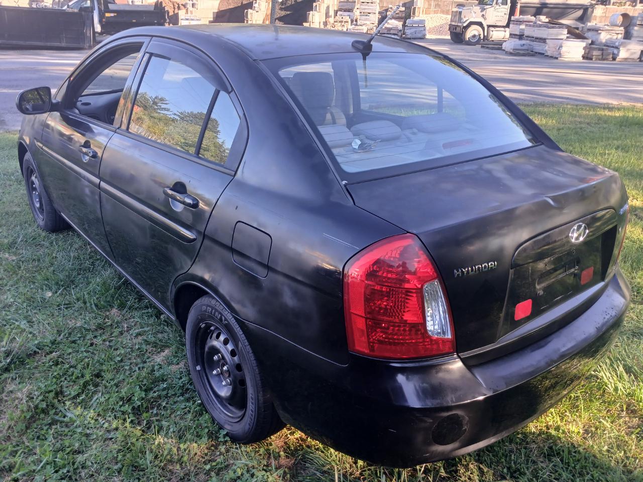 Hyundai Accent GLS 4-Door 2010