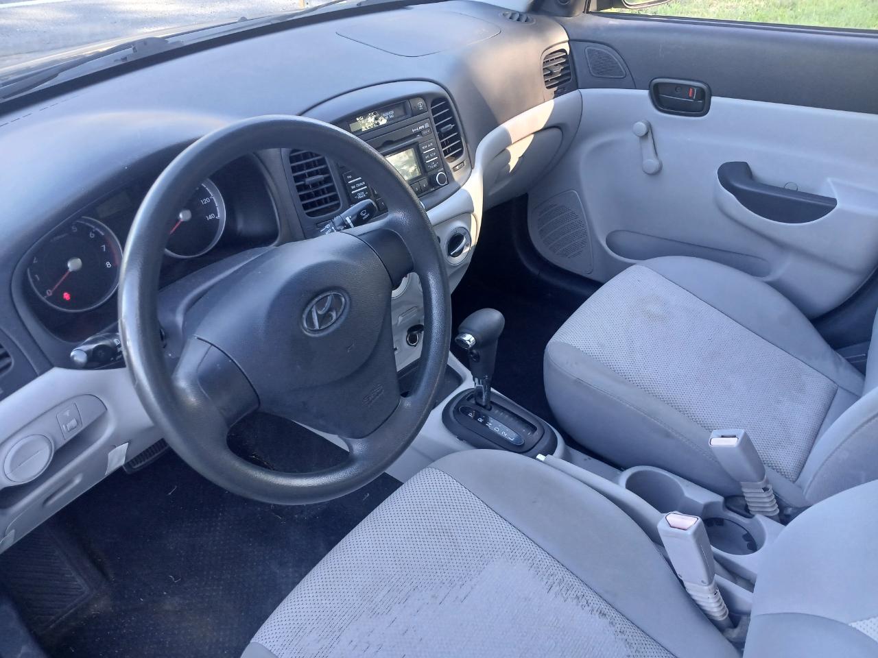 Hyundai Accent GLS 4-Door 2010