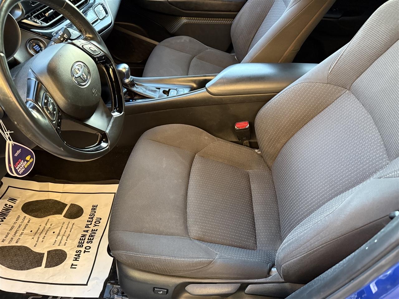 Toyota C-HR XLE 2018