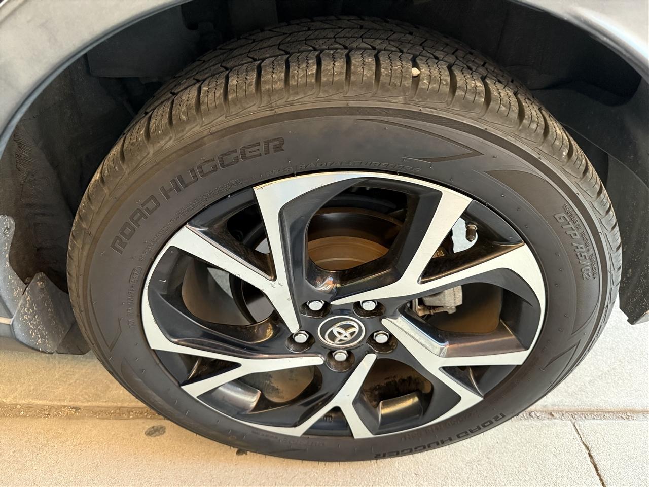 Toyota C-HR XLE 2018