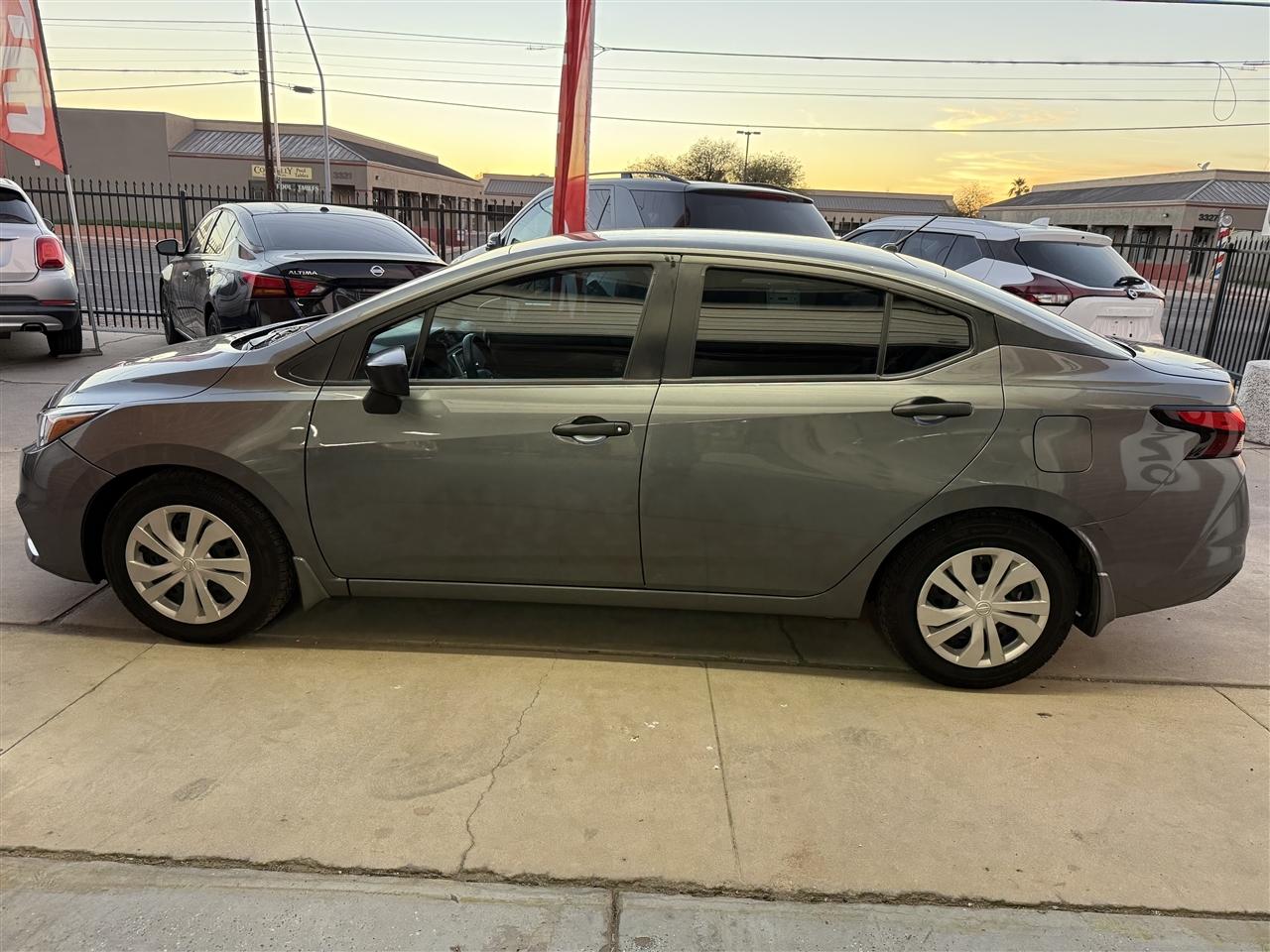 Nissan Versa S CVT 2021