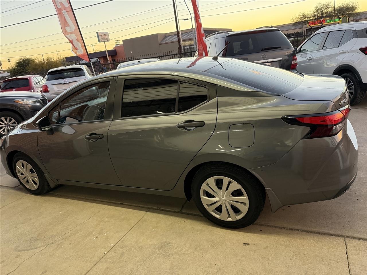 Nissan Versa S CVT 2021