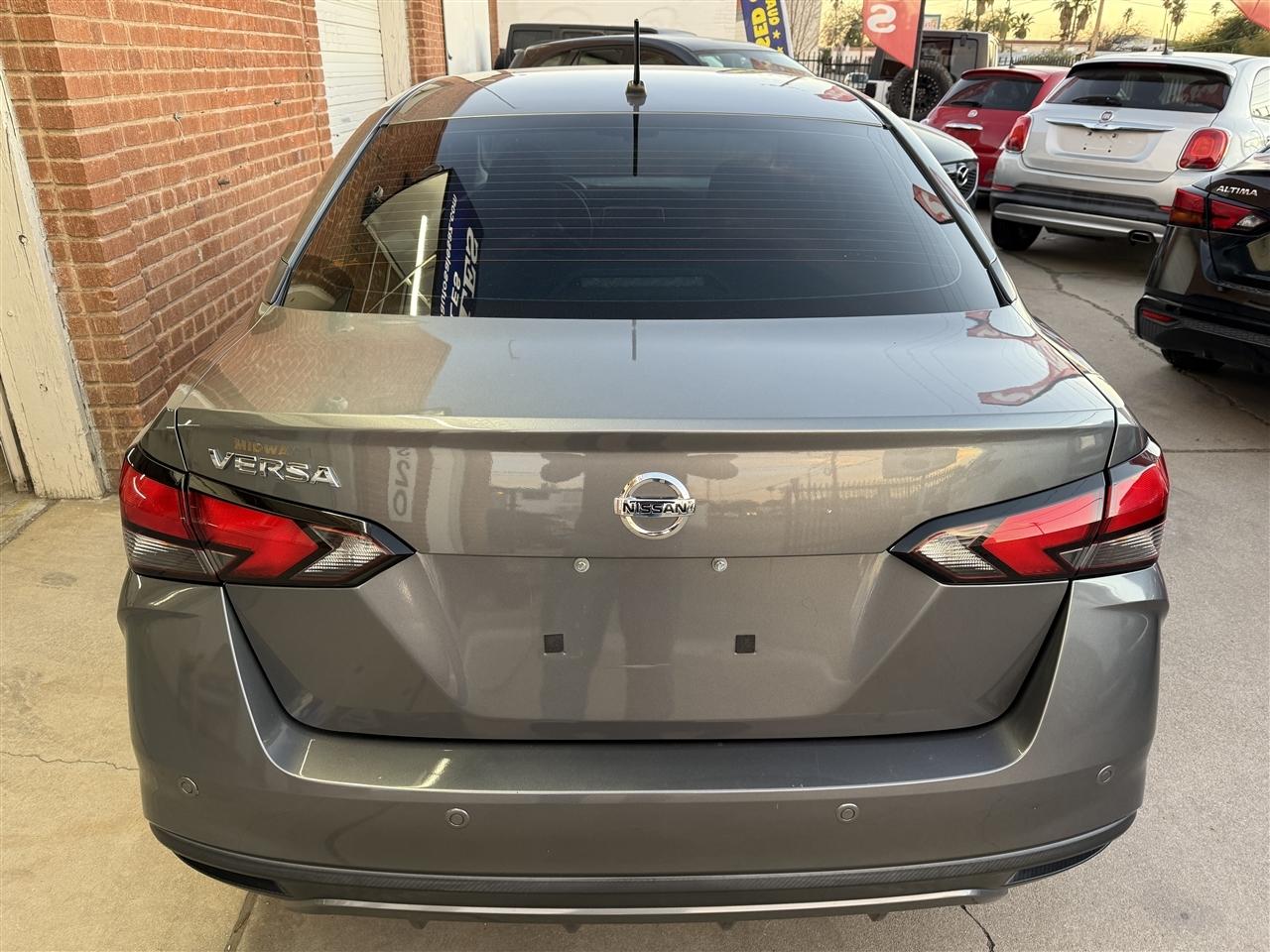 Nissan Versa S CVT 2021