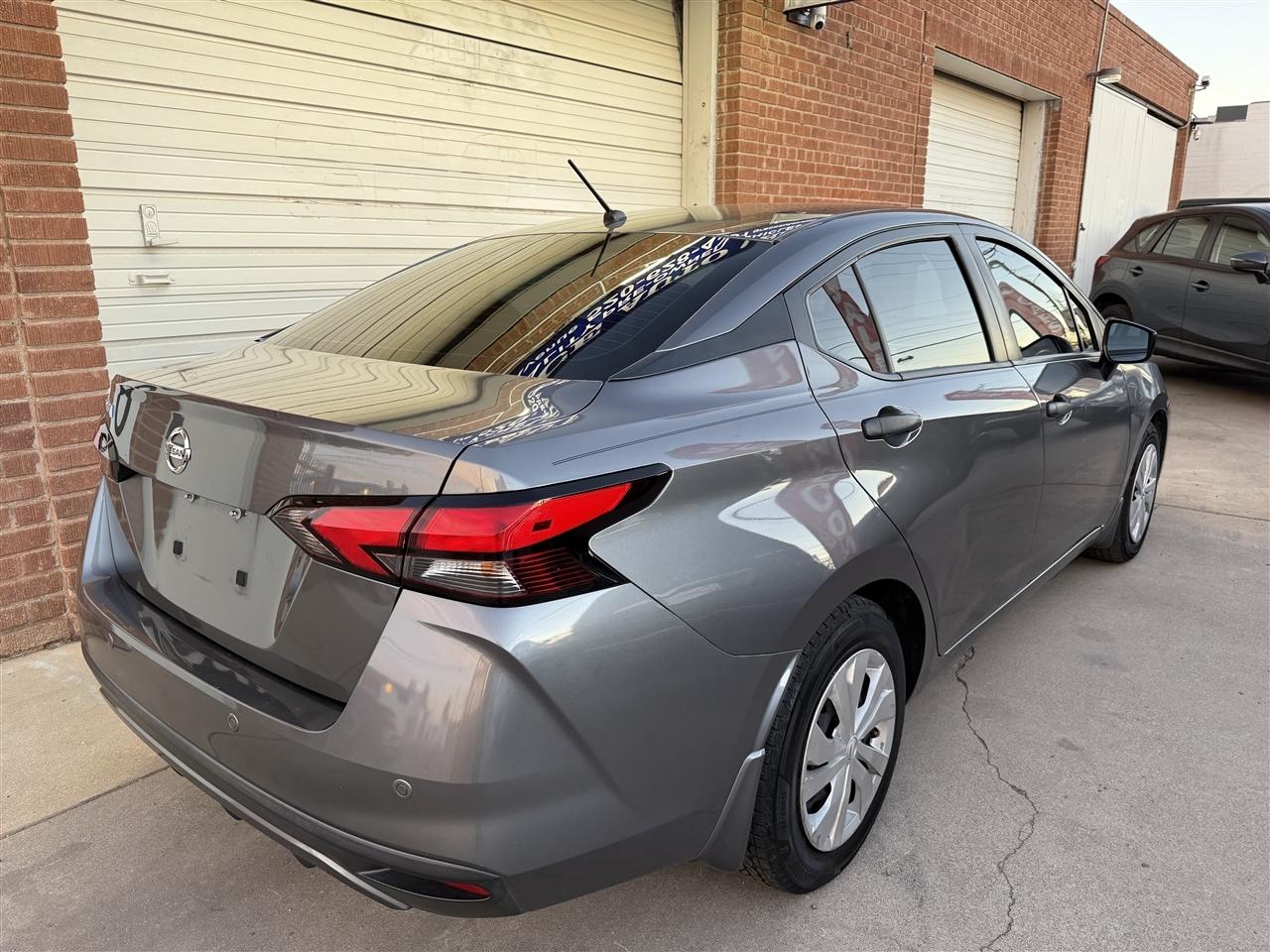 Nissan Versa S CVT 2021