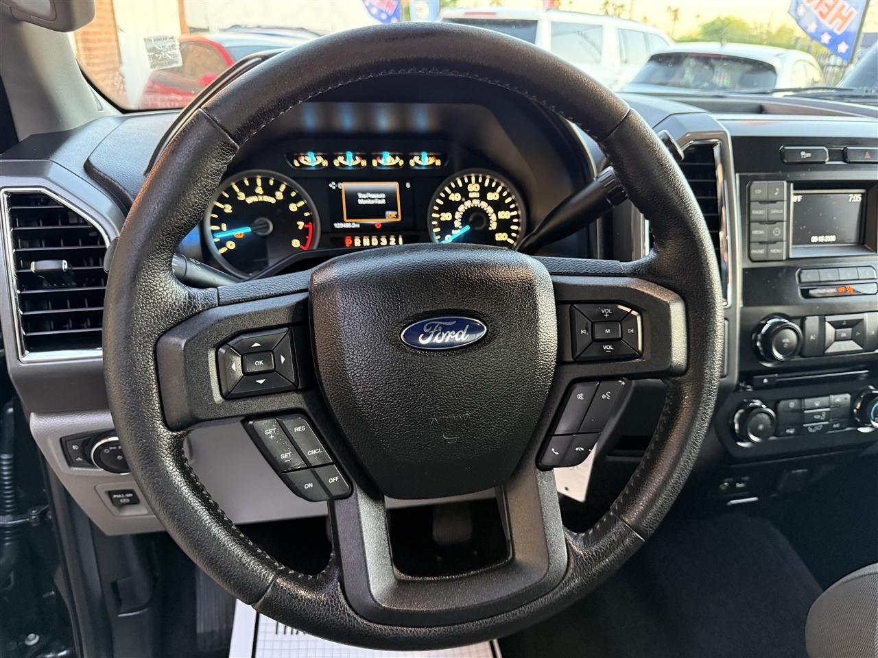 Ford F-150 XLT SuperCab 8-ft. 2WD 2015