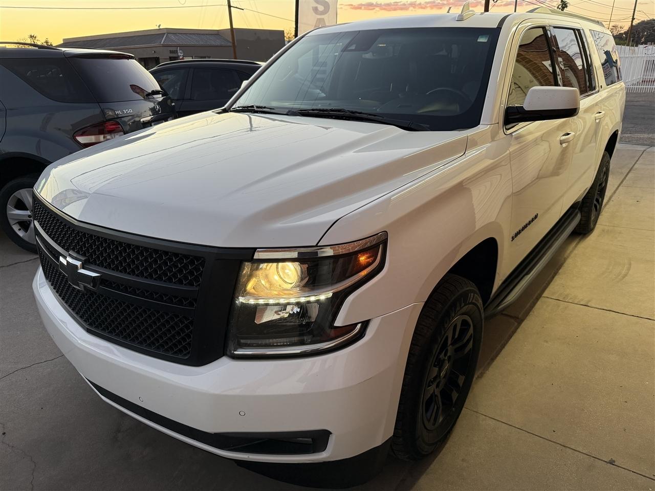 Chevrolet Suburban LT 4WD 2019