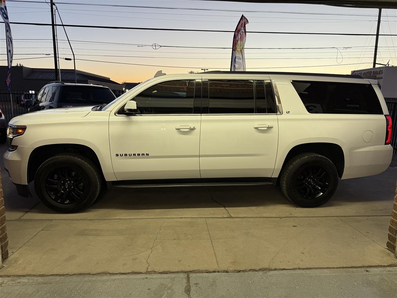 Chevrolet Suburban LT 4WD 2019