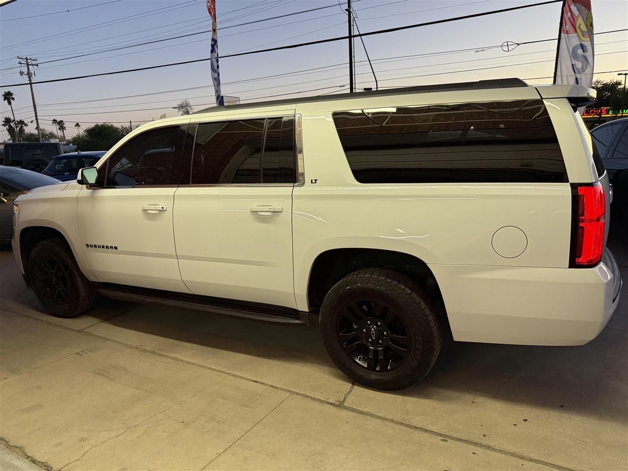 Chevrolet Suburban LT 4WD 2019