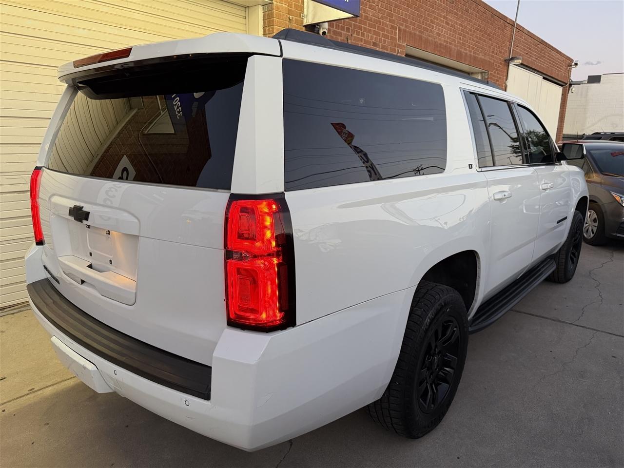 Chevrolet Suburban LT 4WD 2019