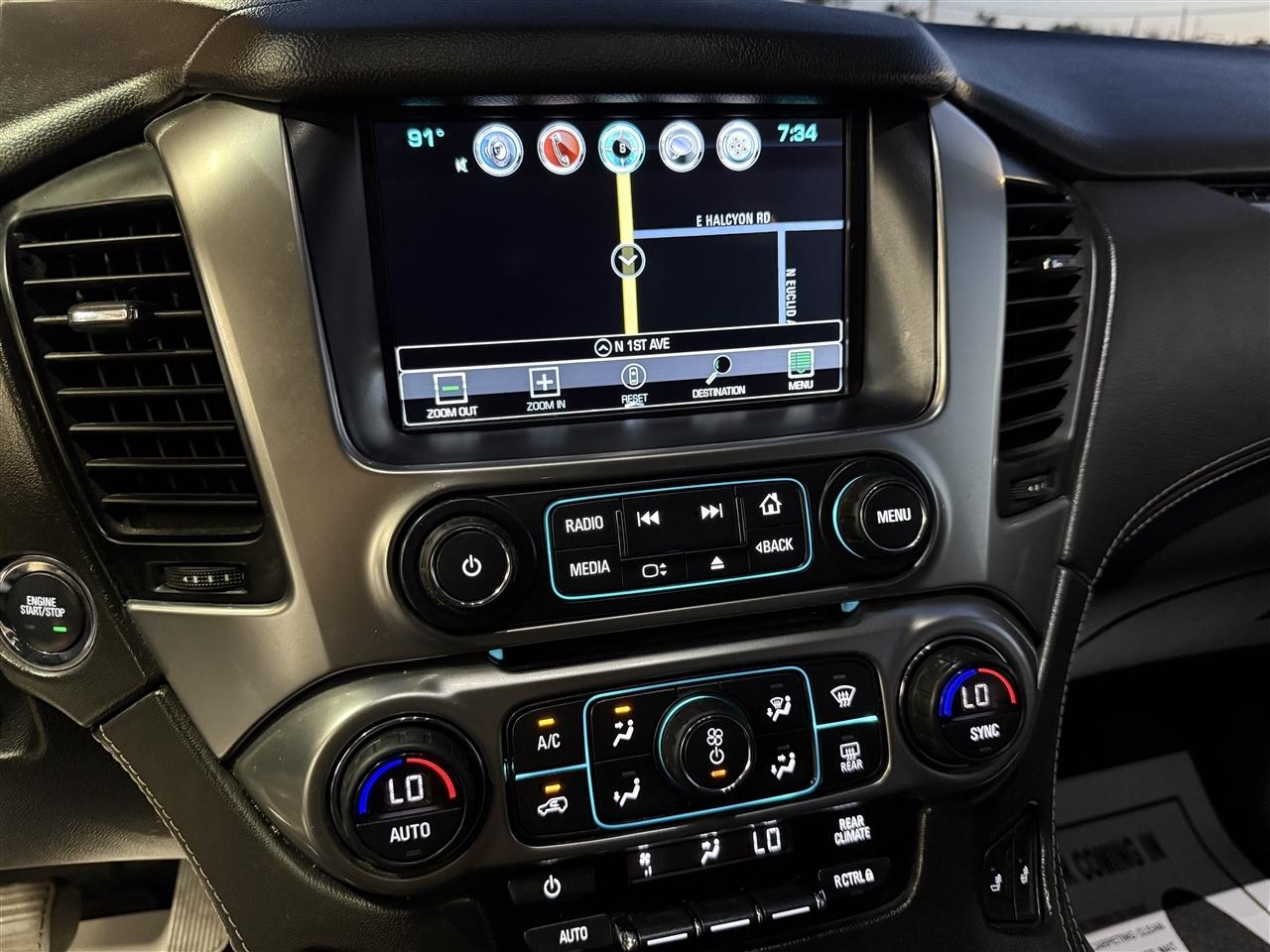 Chevrolet Suburban LT 4WD 2019