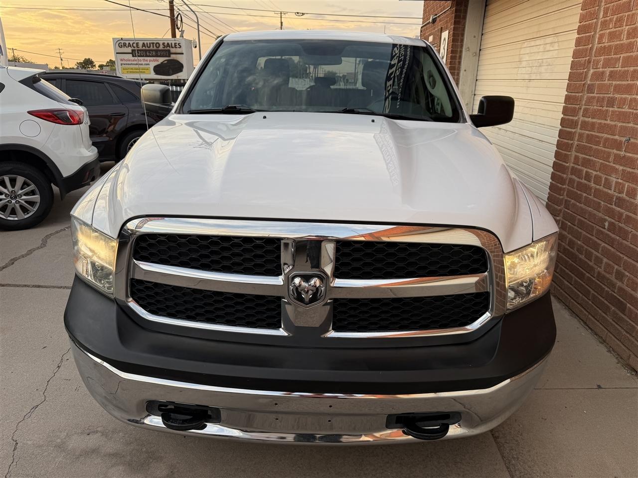 RAM 1500 Tradesman Quad Cab 4WD 2018