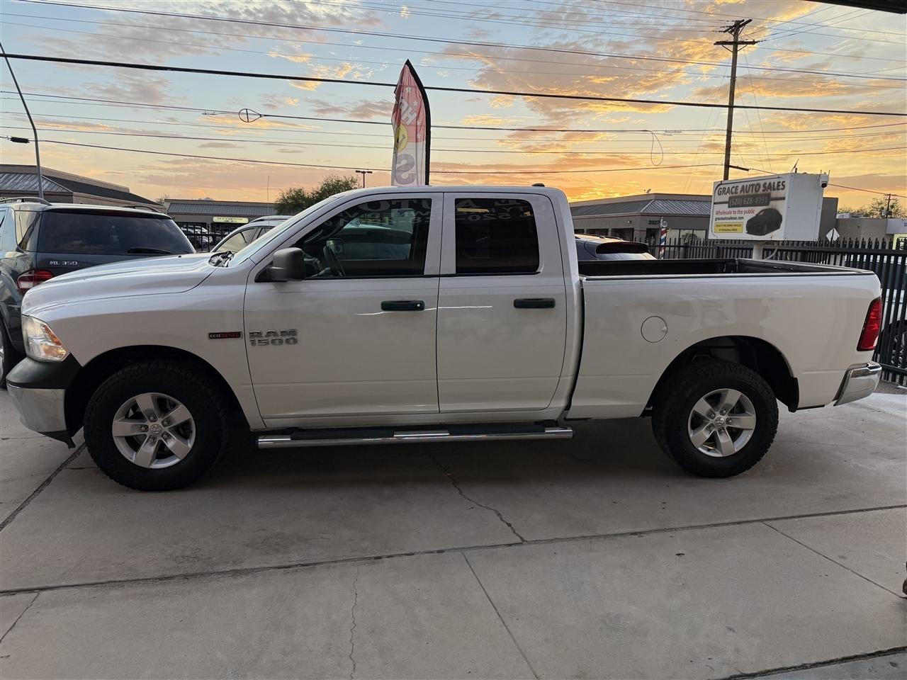 RAM 1500 Tradesman Quad Cab 4WD 2018