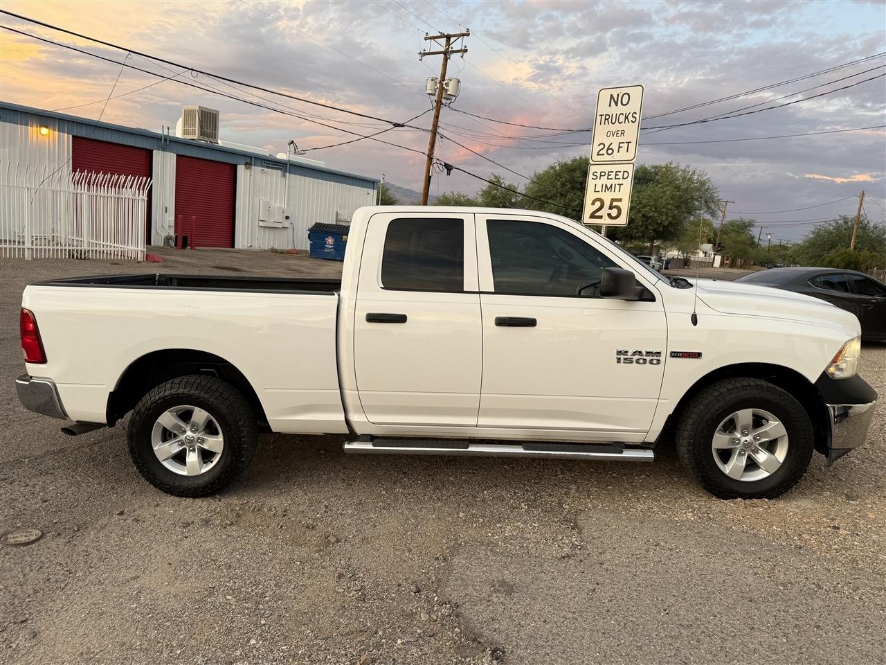 RAM 1500 Tradesman Quad Cab 4WD 2018