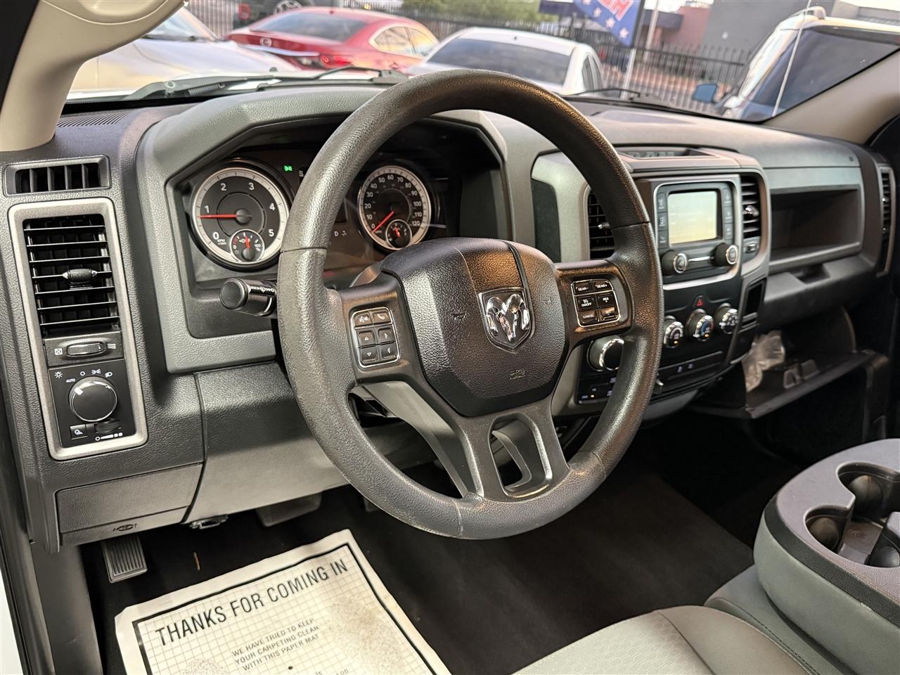 RAM 1500 Tradesman Quad Cab 4WD 2018