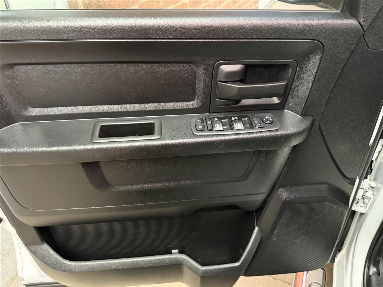 RAM 1500 Tradesman Quad Cab 4WD 2018