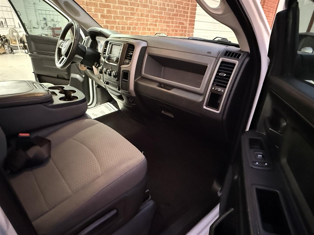 RAM 1500 Tradesman Quad Cab 4WD 2018
