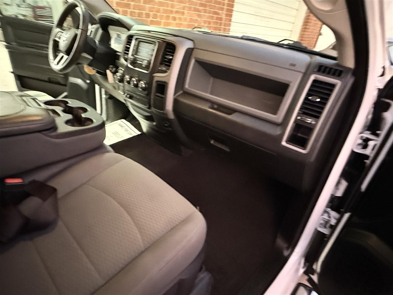 RAM 1500 Tradesman Quad Cab 4WD 2018