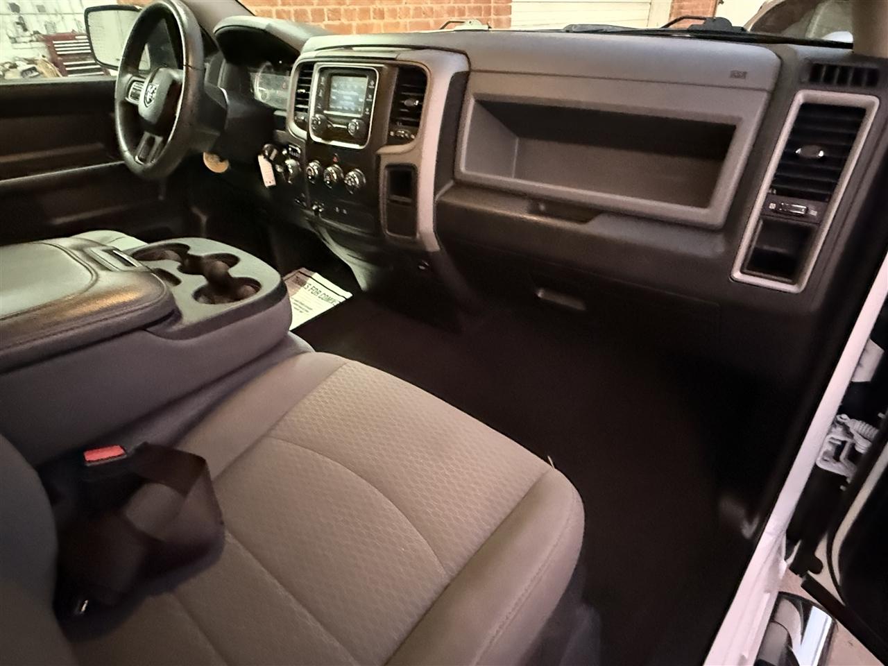 RAM 1500 Tradesman Quad Cab 4WD 2018
