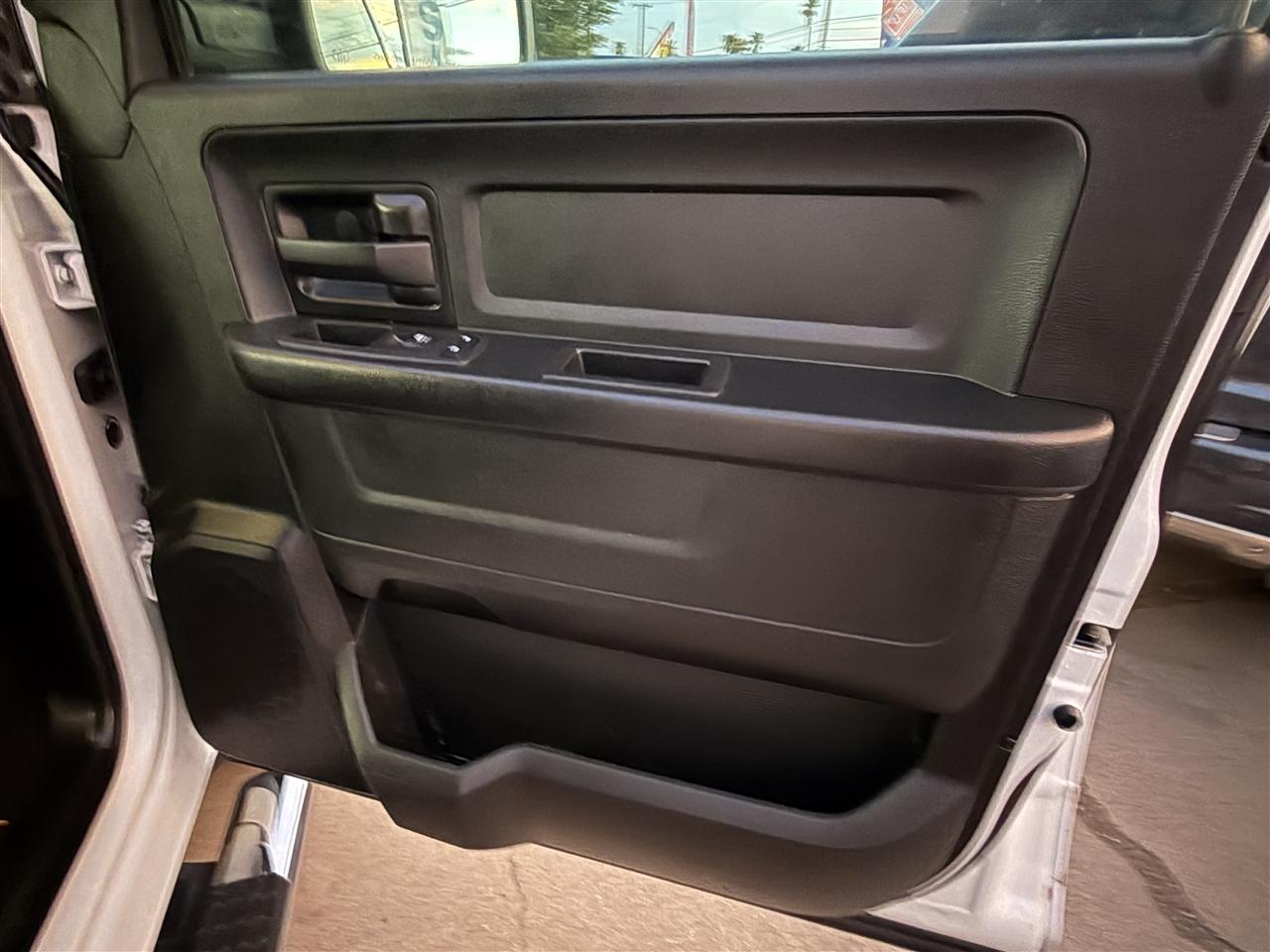 RAM 1500 Tradesman Quad Cab 4WD 2018