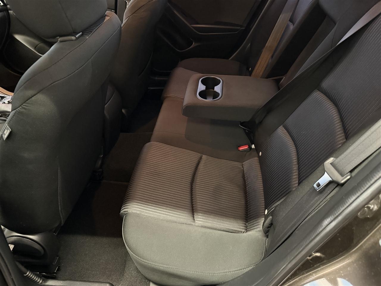 Mazda MAZDA3 i Touring AT 4-Door 2015
