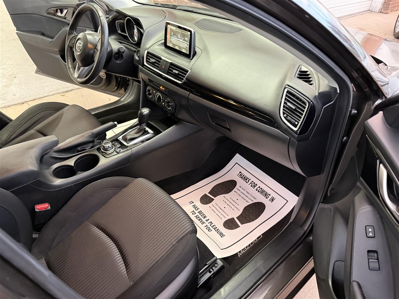 Mazda MAZDA3 i Touring AT 4-Door 2015