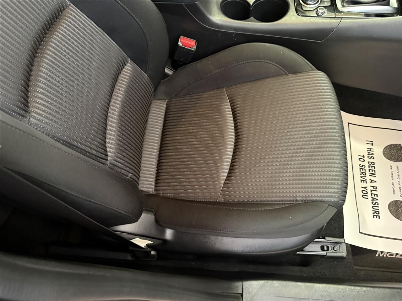 Mazda MAZDA3 i Touring AT 4-Door 2015