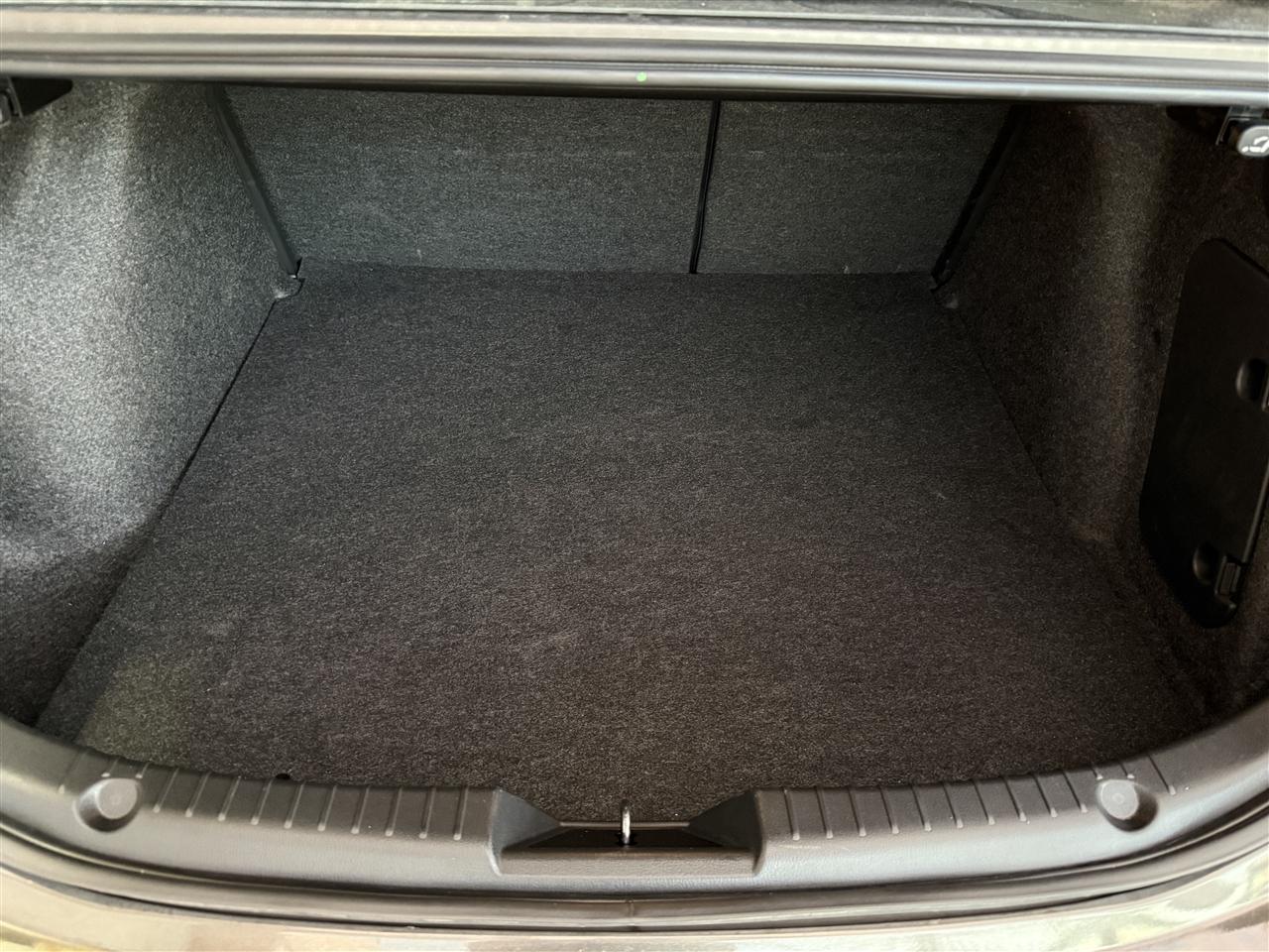 Mazda MAZDA3 i Touring AT 4-Door 2015
