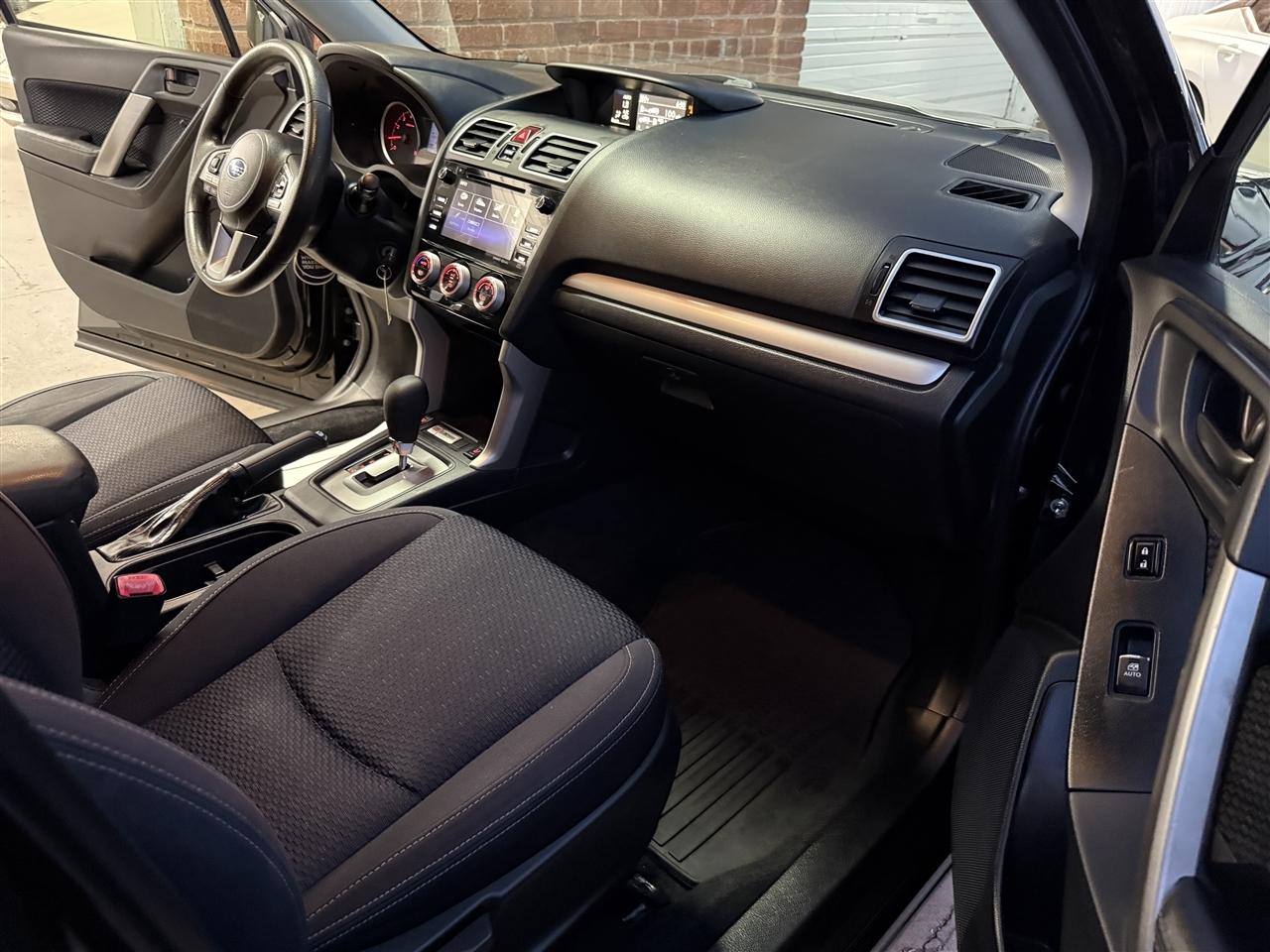 Subaru Forester 2.5i Premium PZEV CVT 2017