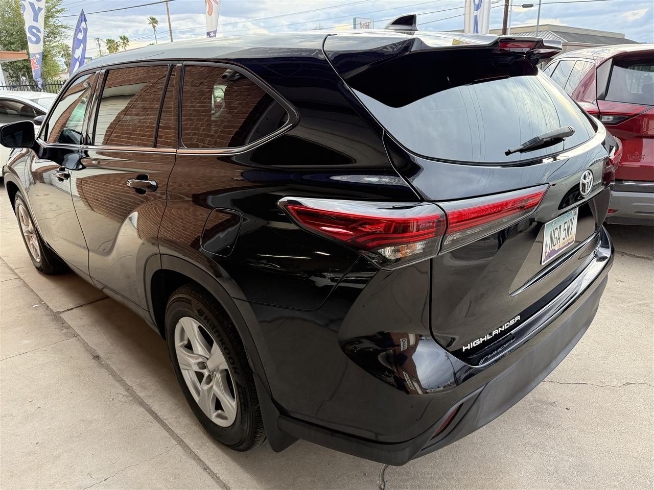 Toyota Highlander LE AWD V6 2021