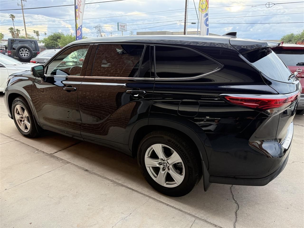 Toyota Highlander LE AWD V6 2021