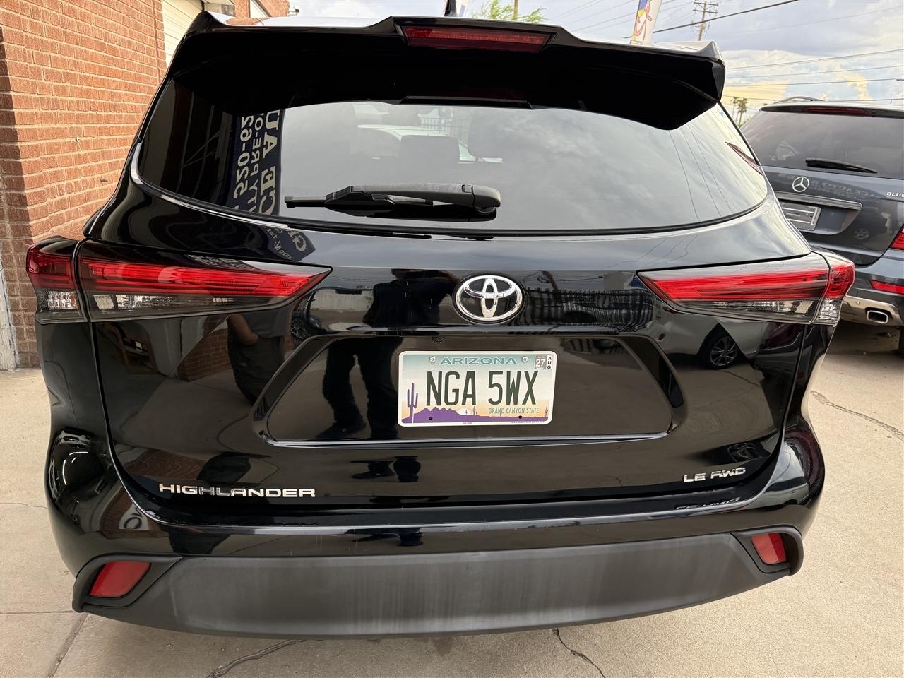 Toyota Highlander LE AWD V6 2021