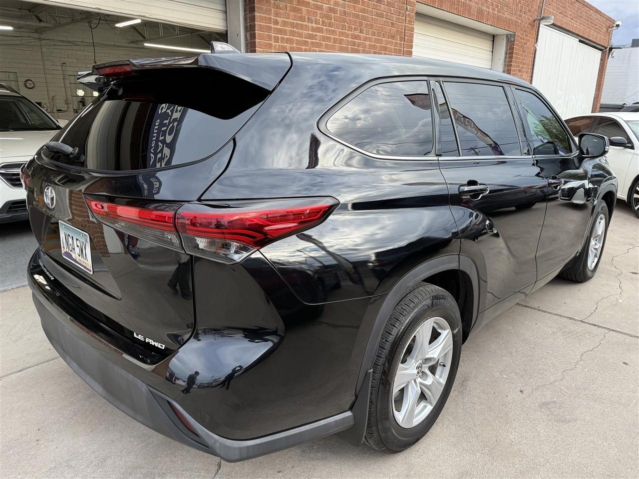 Toyota Highlander LE AWD V6 2021