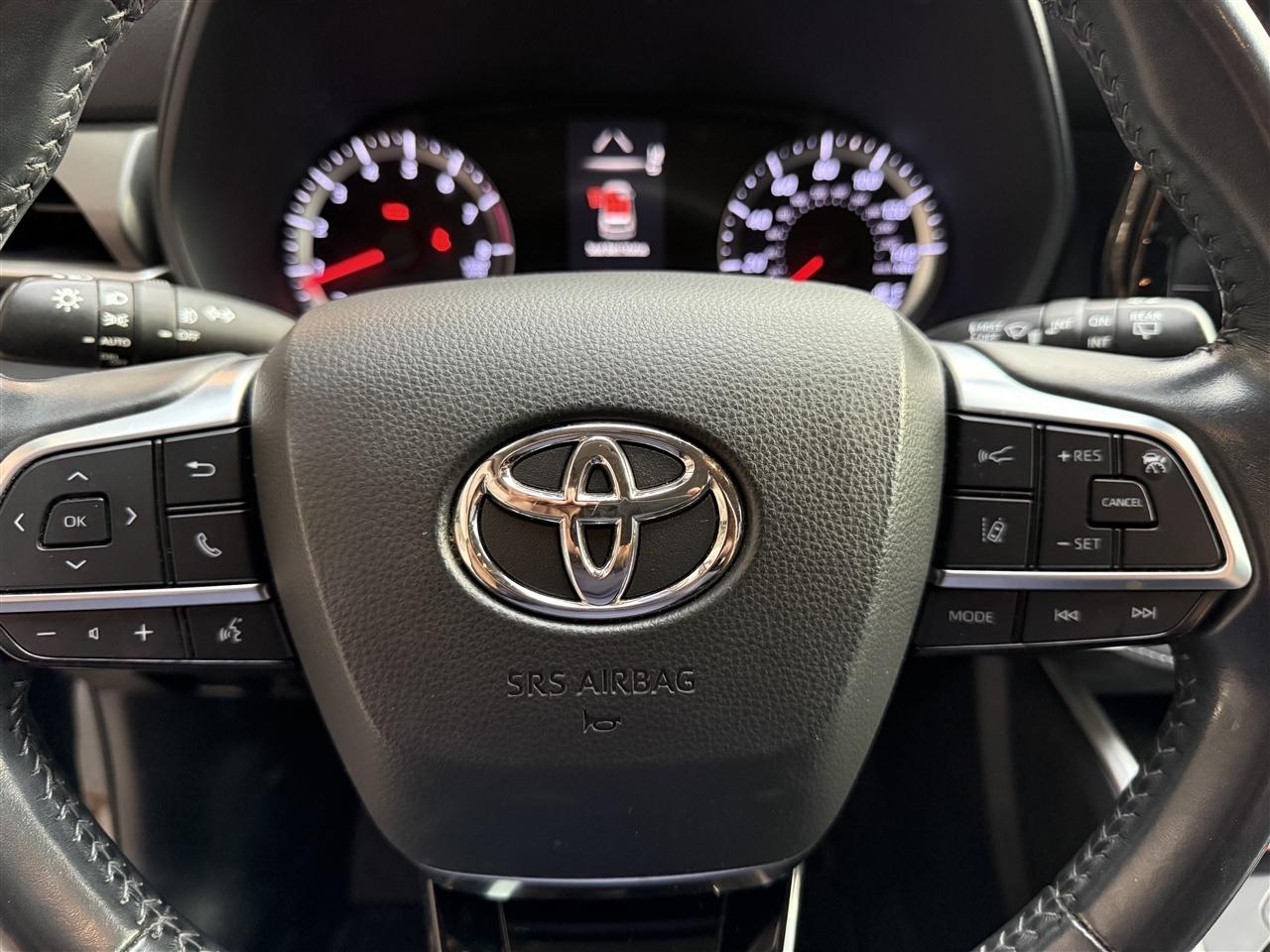 Toyota Highlander LE AWD V6 2021