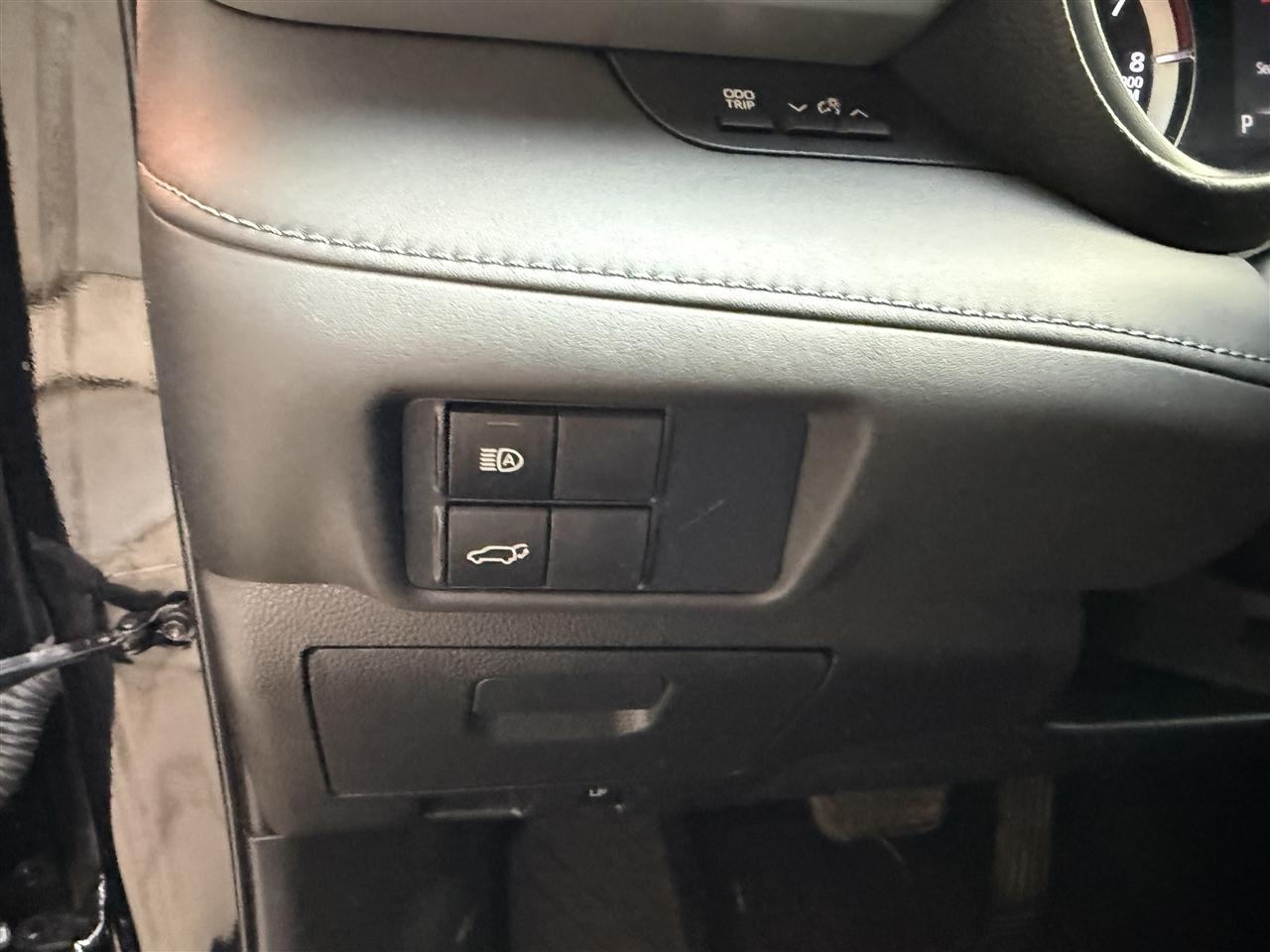 Toyota Highlander LE AWD V6 2021
