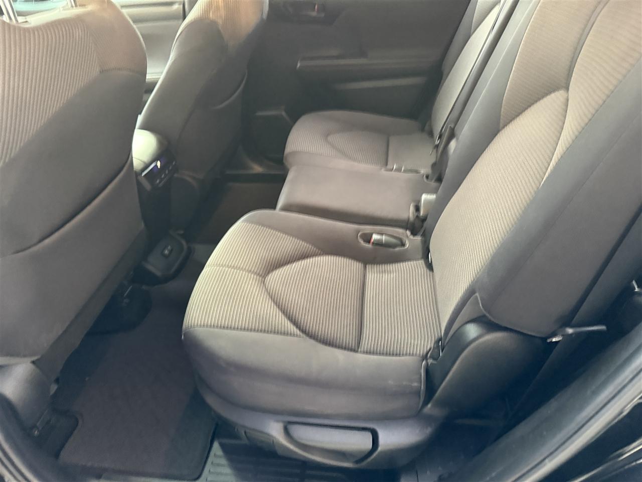 Toyota Highlander LE AWD V6 2021