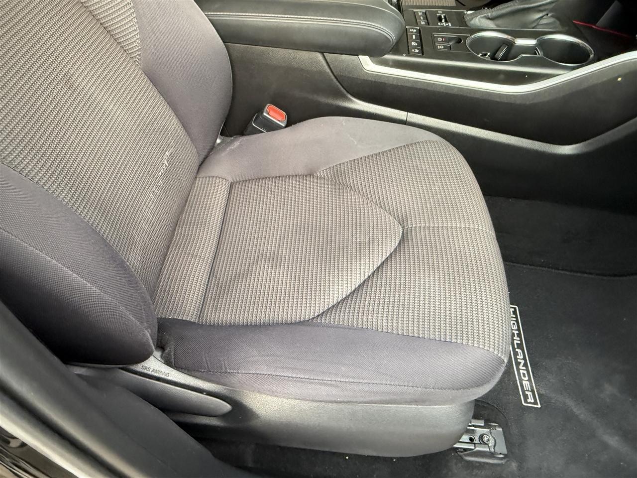 Toyota Highlander LE AWD V6 2021