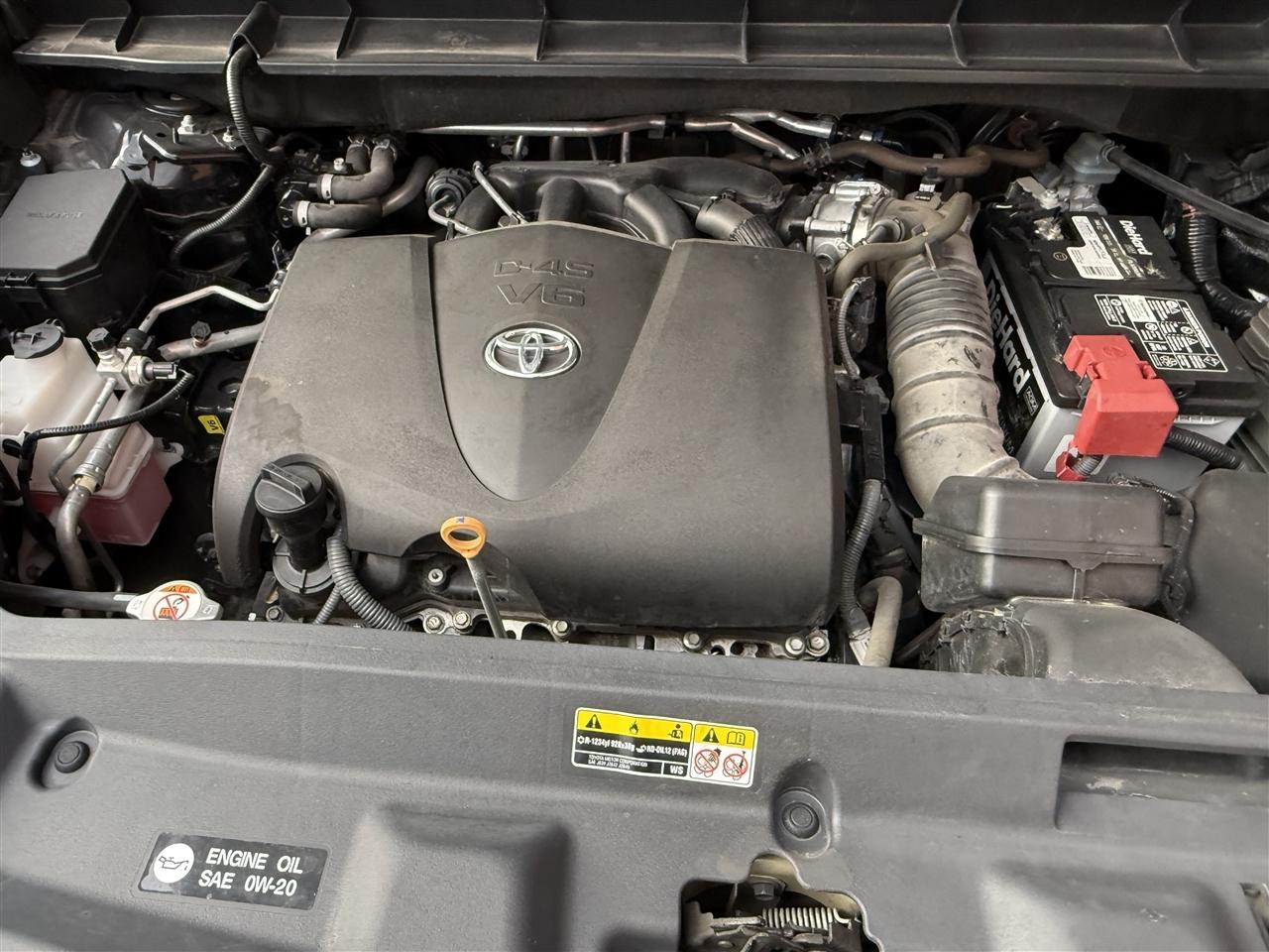 Toyota Highlander LE AWD V6 2021