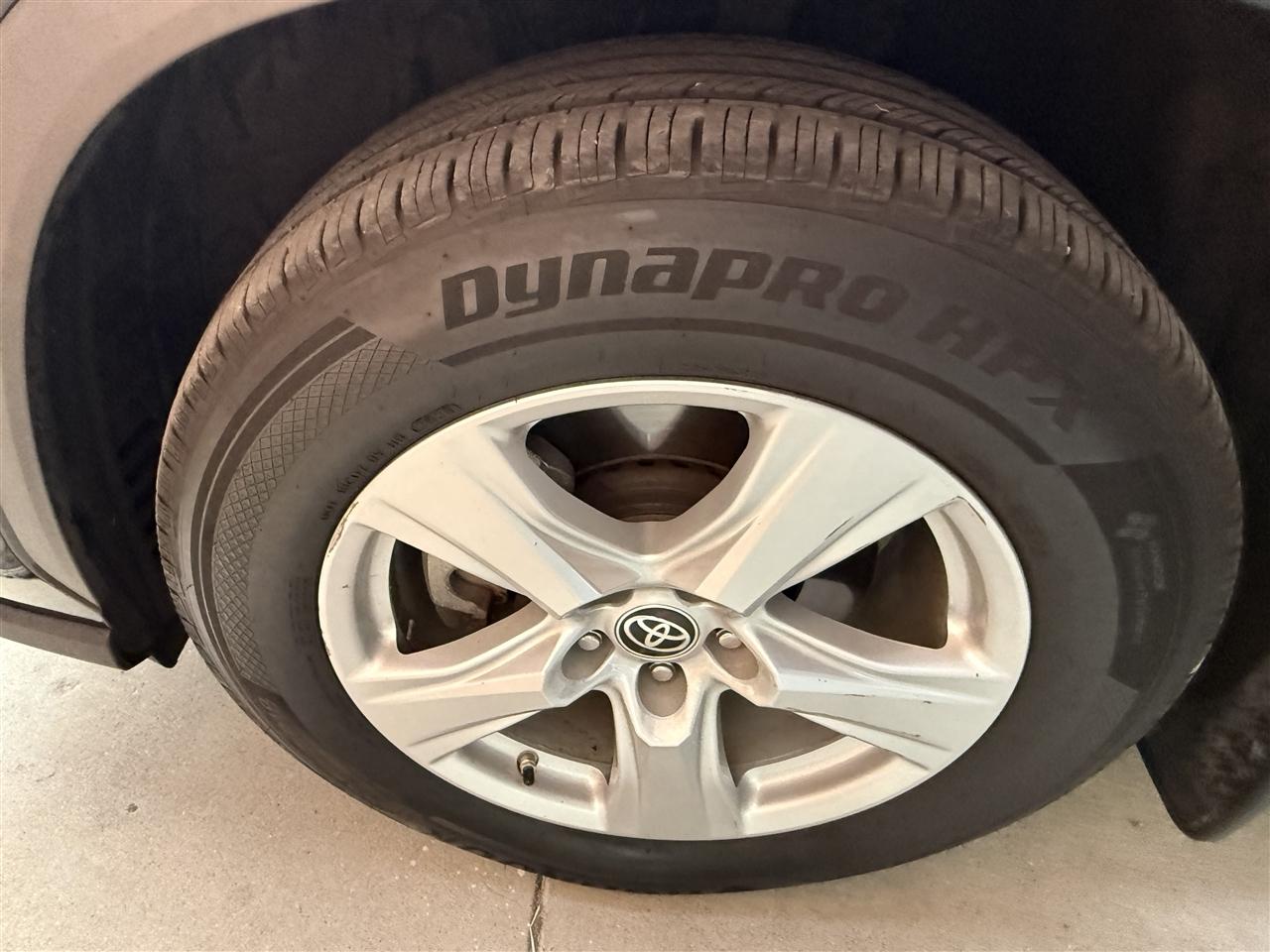Toyota Highlander LE AWD V6 2021