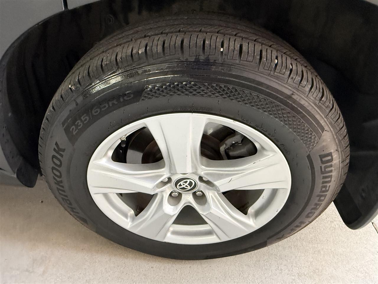 Toyota Highlander LE AWD V6 2021