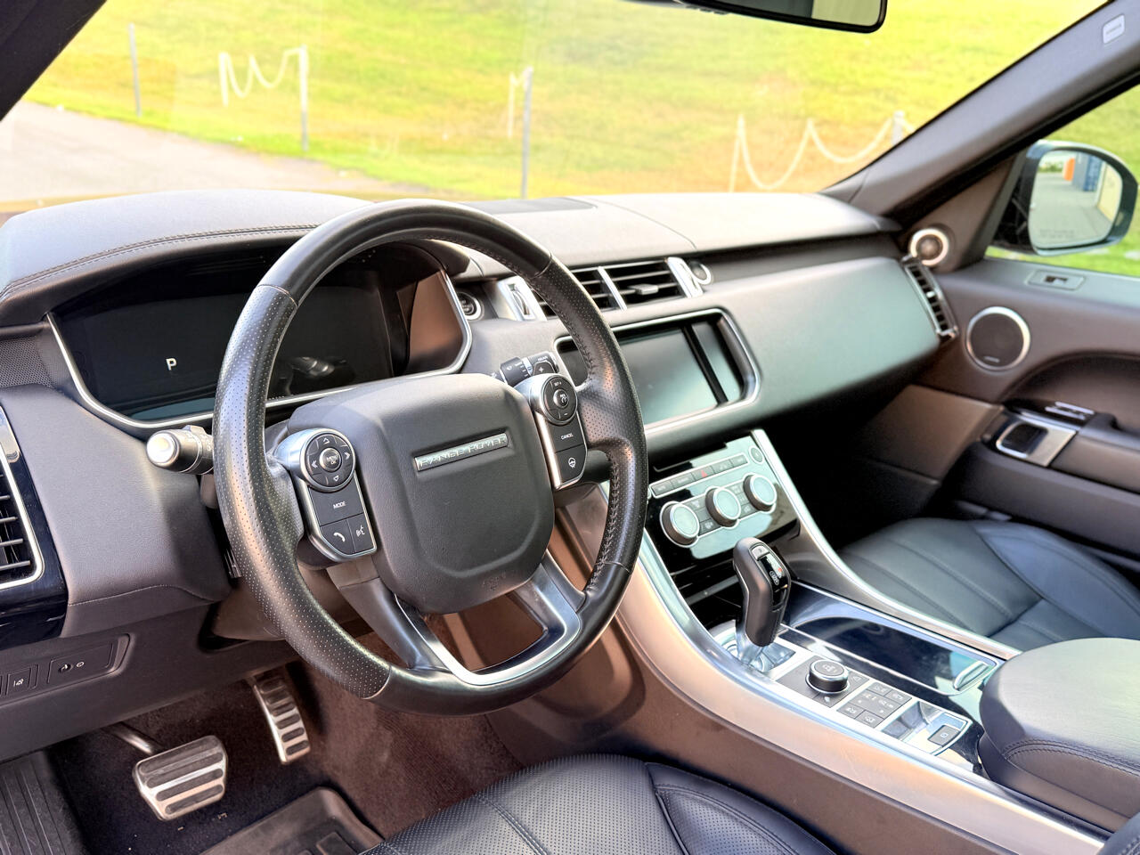 2016 Land Rover Range Rover Sport Supercharged Dynamic photo 17