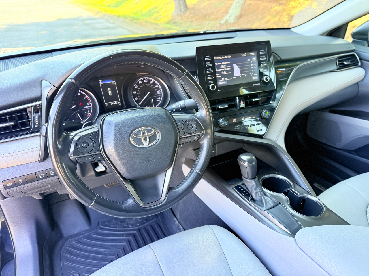 2021 Toyota Camry SE photo 3